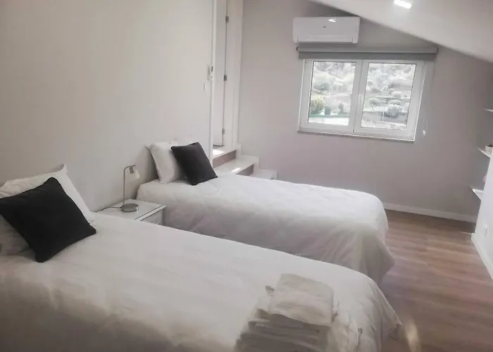 Eiradouro Casa Amendoeira *