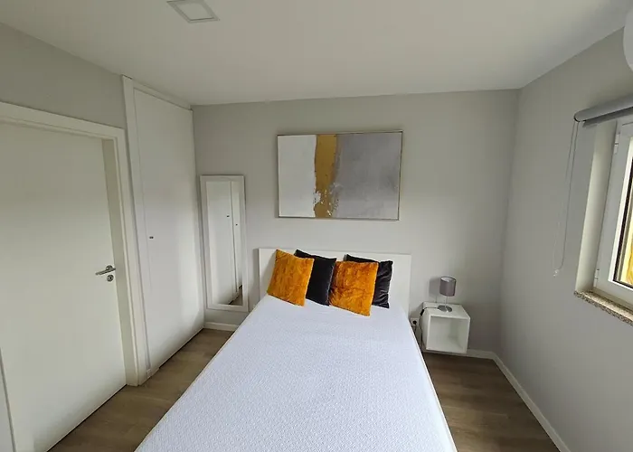 Eiradouro Casa Amendoeira * Mos (Guarda)